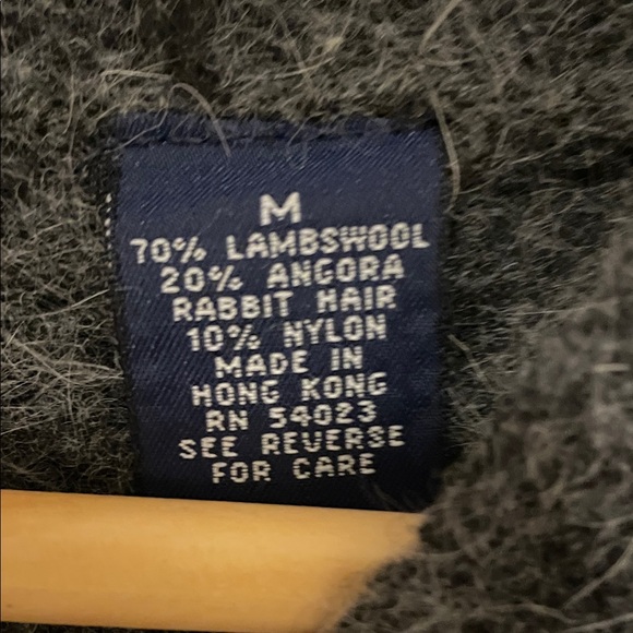 GAP Men's Charcoal Fuzzy lambswool and Angora Crewneck Sweater - Picture 3 of 5